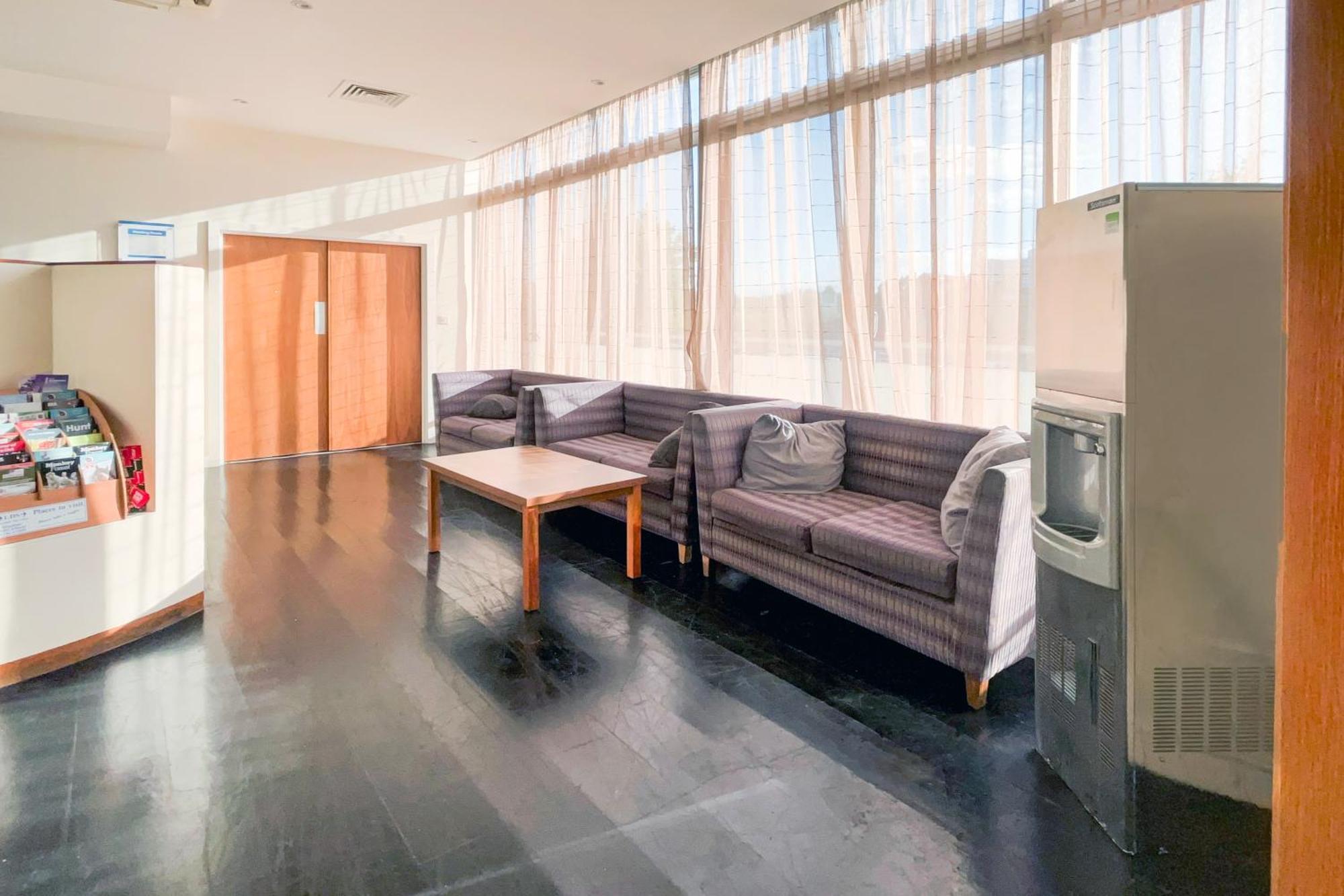 Belvilla Crewe City Centre Hotel Lifestyle エクステリア 写真