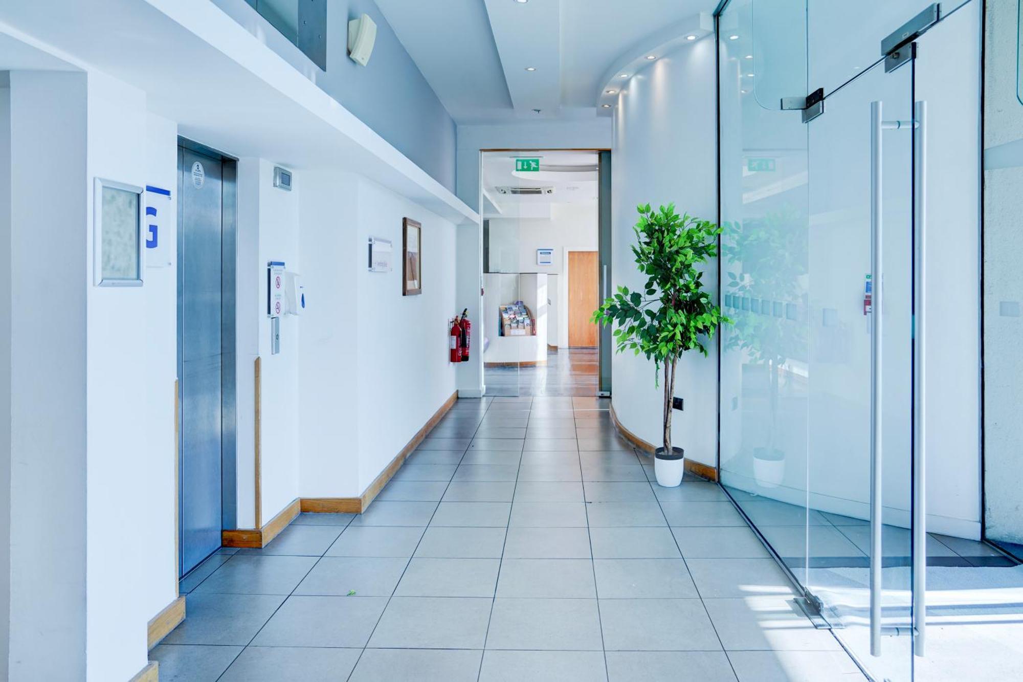 Belvilla Crewe City Centre Hotel Lifestyle エクステリア 写真