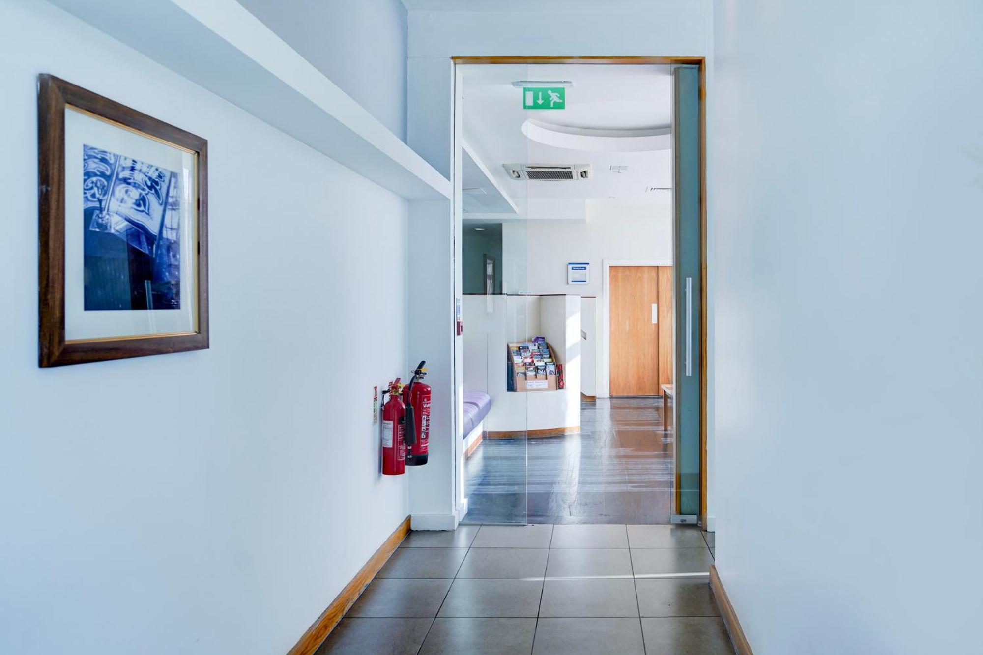 Belvilla Crewe City Centre Hotel Lifestyle エクステリア 写真