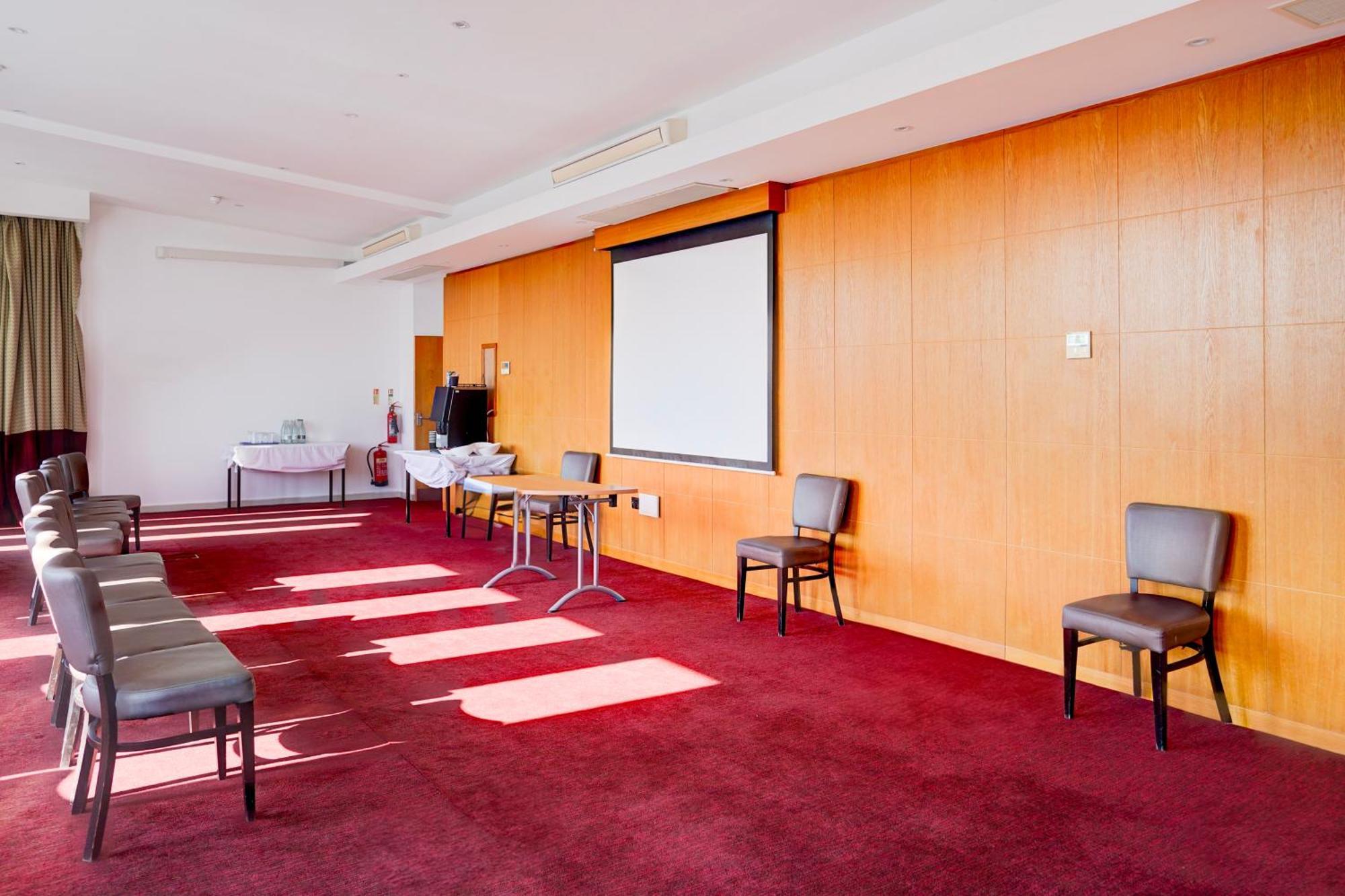 Belvilla Crewe City Centre Hotel Lifestyle エクステリア 写真